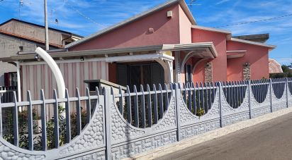 Casale 5 locali di 200 m² in Roseto degli Abruzzi (64026)