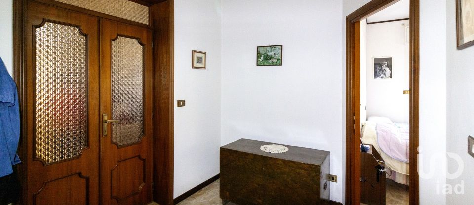 Lodge 7 rooms of 142 m² in Notaresco (64024)
