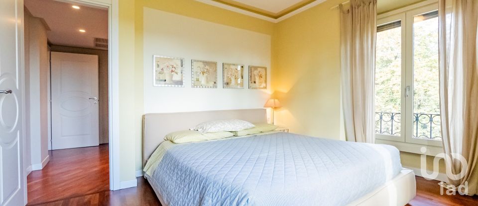 Appartamento 10 locali di 250 m² a Besana in Brianza (20842)