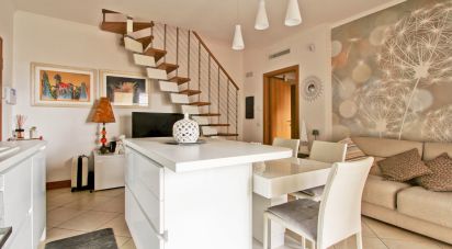 Loft 3 locali di 75 m² a Roma (00148)