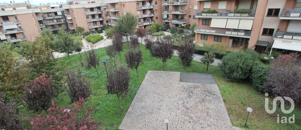 Attico / Mansarda / Loft 3 locali di 75 m² a Roma (00148)