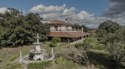 Casale 28 locali di 670 m² in Aprilia (04011)