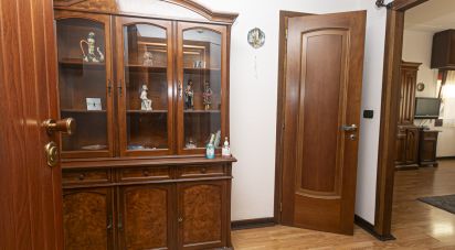 Apartment 6 rooms of 90 m² in Genova (16152)