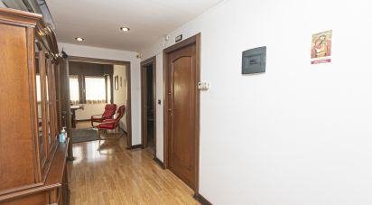 Apartment 6 rooms of 90 m² in Genova (16152)
