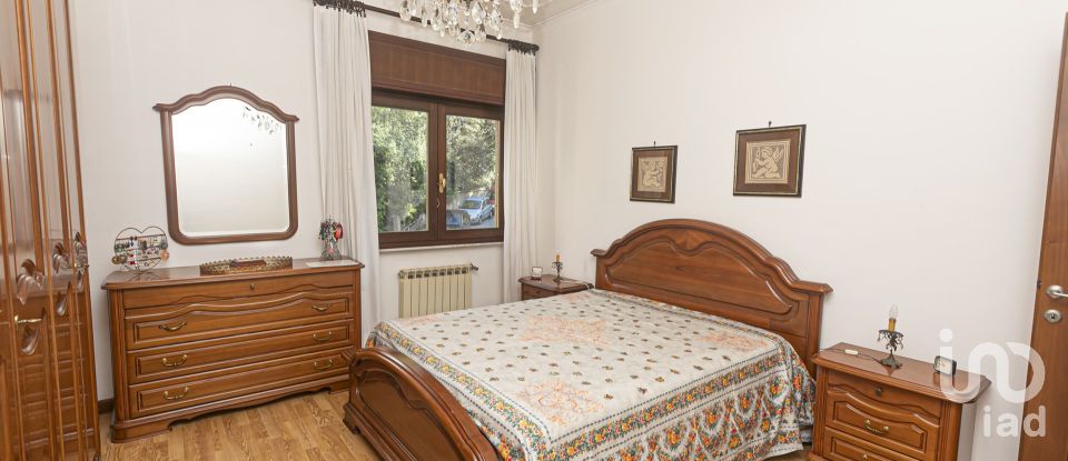 Apartment 6 rooms of 90 m² in Genova (16152)