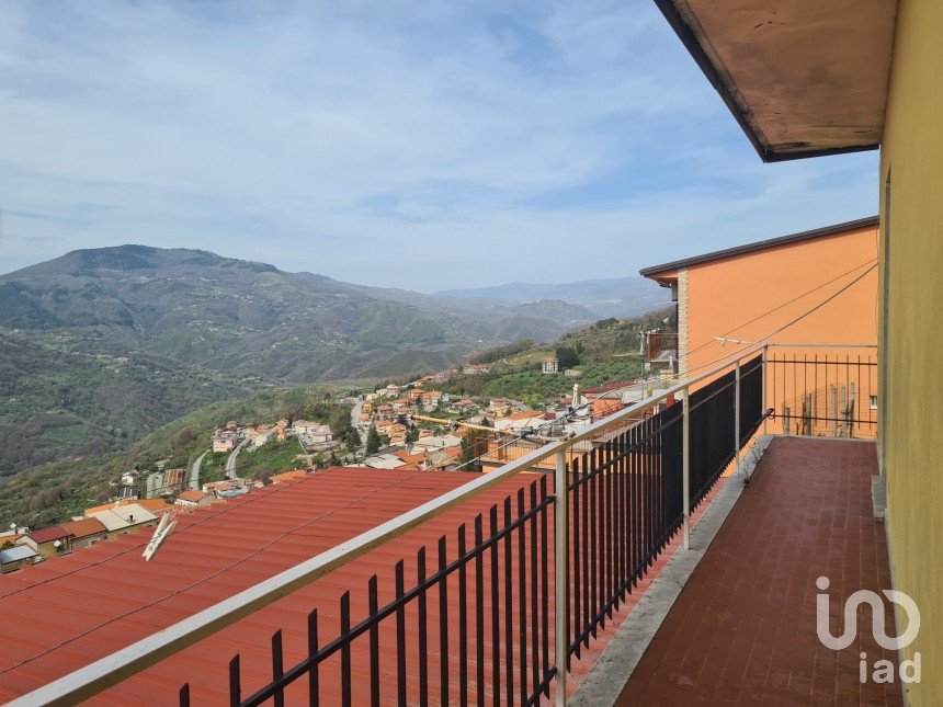 Apartment 7 rooms of 154 m² in San Mango d'Aquino (88040)