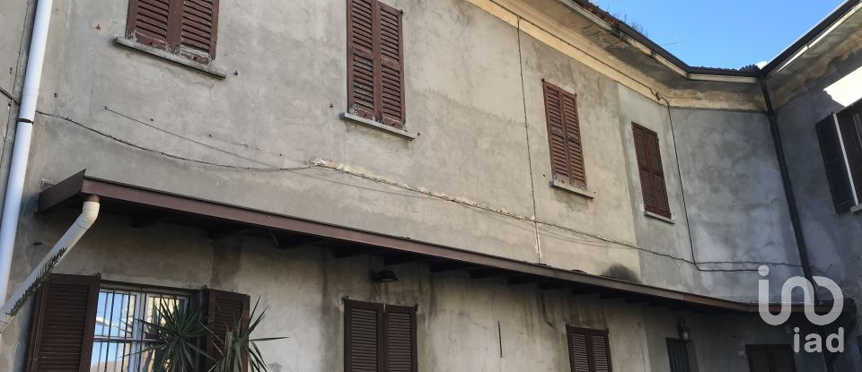 Appartamento 7 locali di 108 m² a Barzanò (23891)