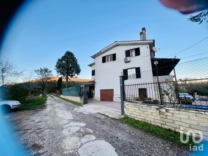 Mansion 8 rooms of 234 m² in Gerano (00025)