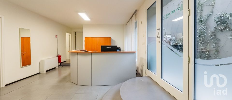 Ufficio di 200 m² in Brugherio (20861)