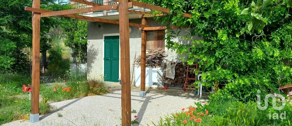 Casa indipendente 5 locali di 116 m² in Mezzanego (16046)