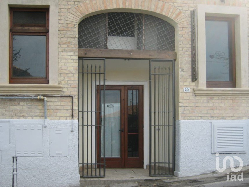 Negozio / locale commerciale di 110 m² in Castelfidardo (60022)