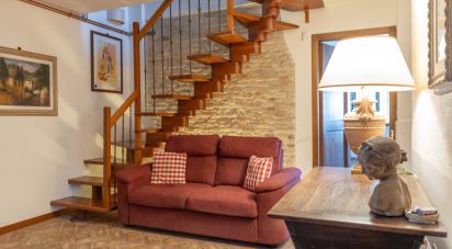 Casa indipendente 8 locali di 200 m² in Osimo (60027)