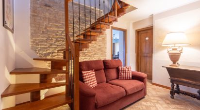 Casa indipendente 8 locali di 200 m² in Osimo (60027)