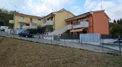 Villa Bifamiliare 5 locali di 73 m² a Ostra Vetere (60010)