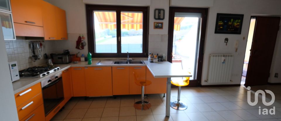 House boat 5 rooms of 73 m² in Ostra Vetere (60010)