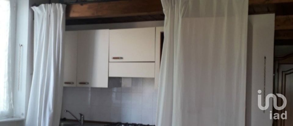House 9 rooms of 190 m² in Aulla (54011)