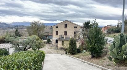 Casa indipendente 10 locali di 200 m² in Falerone (63837)