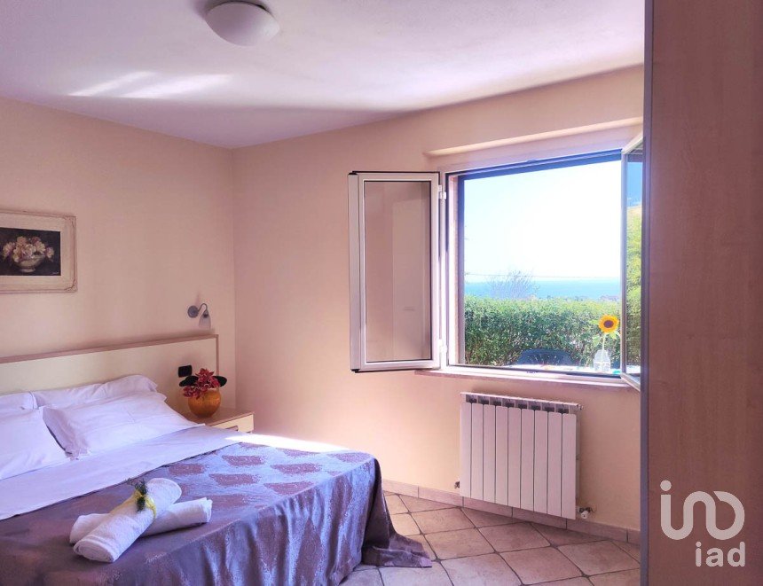 Appartamento 6 locali di 42 m² a Tortoreto (64018)