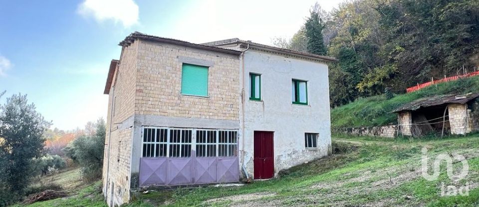 Casa indipendente 0 locali di 200 m² in Falerone (63837)