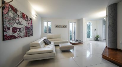 Villa a schiera 4 locali di 230 m² in Cento (44045)