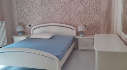 Villa Bifamiliare 8 locali di 240 m² in Frontone (61040)