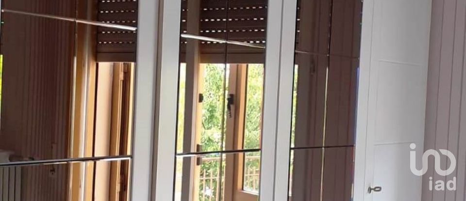 Villa Bifamiliare 8 locali di 240 m² in Frontone (61040)