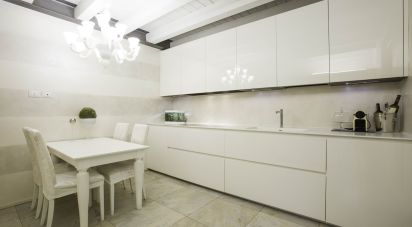 Lodge 0 rooms of 205 m² in Sona (37060)