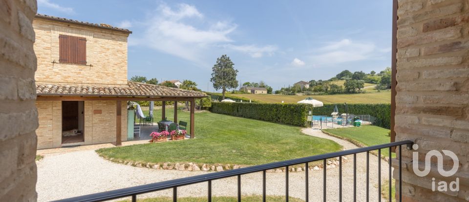 Country house 20 rooms of 800 m² in Ponzano di Fermo (63845)