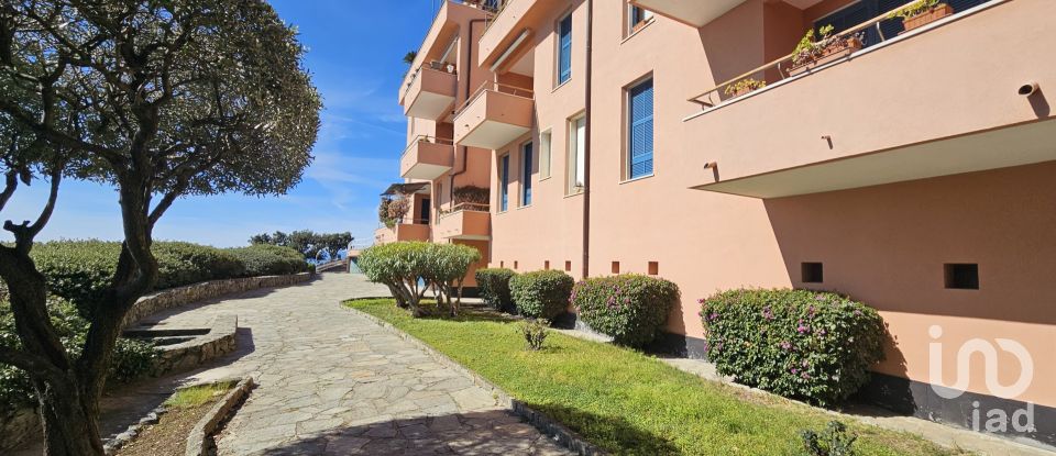 Hotel 6 rooms of 130 m² in Arenzano (16011)