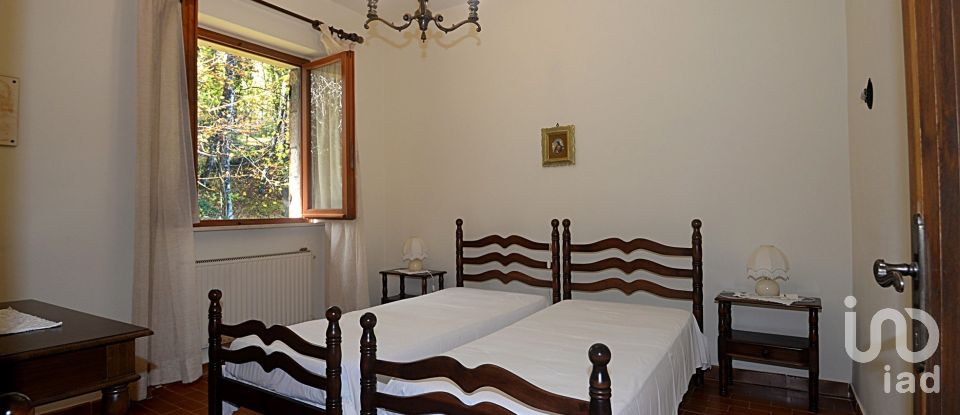 Casa indipendente 4 locali di 140 m² in Sarteano (53047)