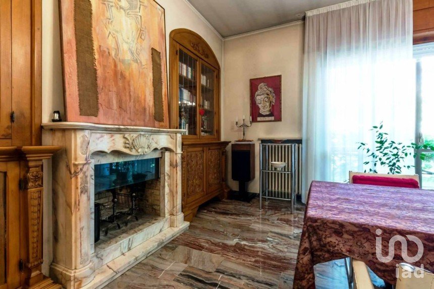 Villa Bifamiliare 19 locali di 1.008 m² in Cattolica (47841)