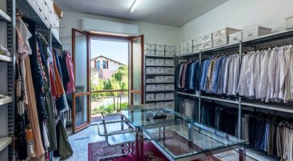 Villa Bifamiliare 19 locali di 1.008 m² in Cattolica (47841)