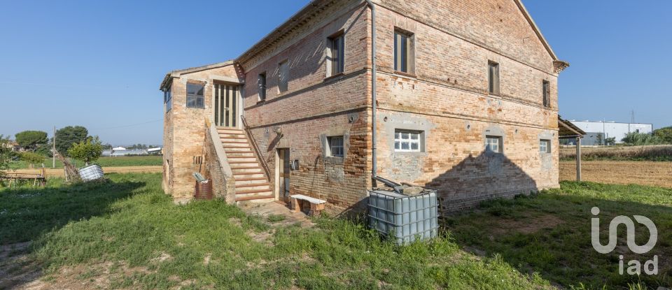 Town house 7 rooms of 420 m² in Osimo (60027)