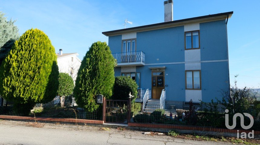 Lodge 12 rooms of 300 m² in Belvedere Ostrense (60030)