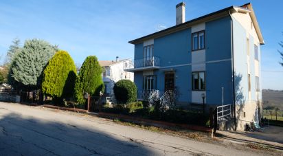 Rifugio 12 locali di 300 m² in Belvedere Ostrense (60030)