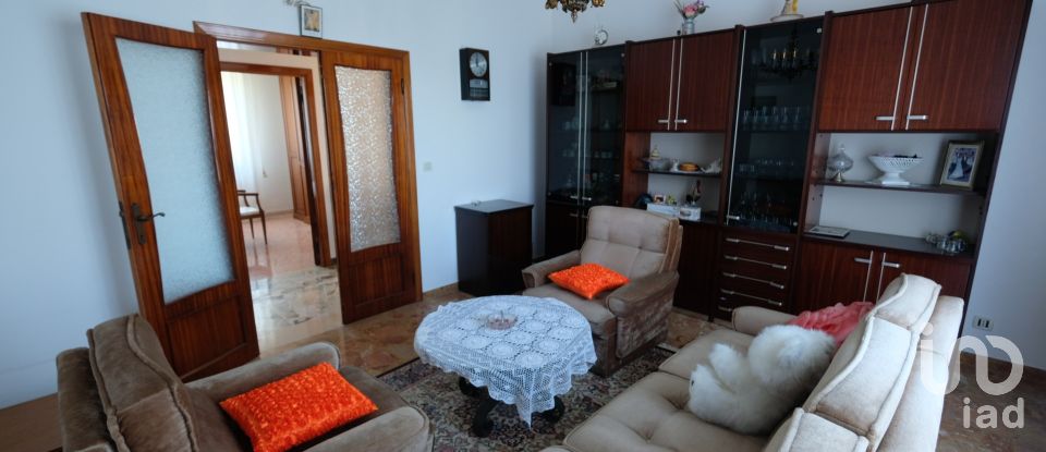 Lodge 12 rooms of 300 m² in Belvedere Ostrense (60030)