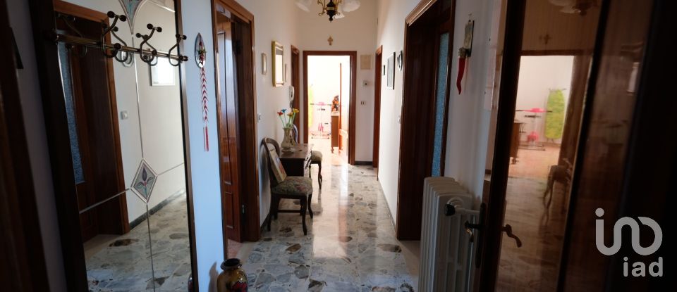 Lodge 12 rooms of 300 m² in Belvedere Ostrense (60030)