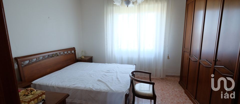 Lodge 12 rooms of 300 m² in Belvedere Ostrense (60030)