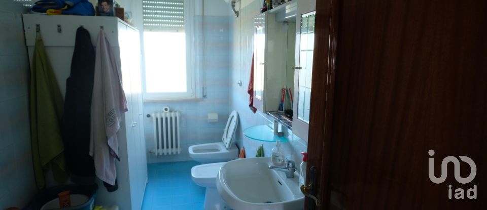 Lodge 12 rooms of 300 m² in Belvedere Ostrense (60030)