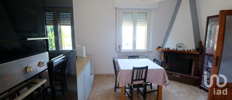 Lodge 12 rooms of 300 m² in Belvedere Ostrense (60030)