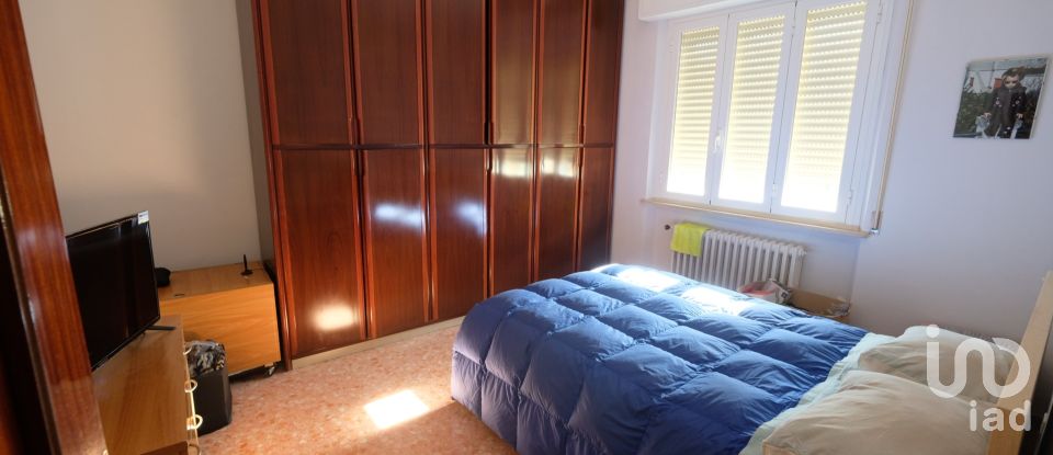 Lodge 12 rooms of 300 m² in Belvedere Ostrense (60030)