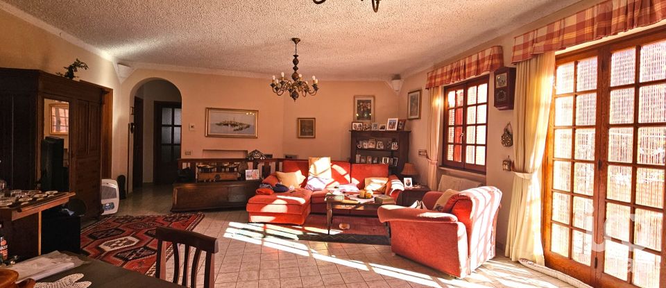 Country house 11 rooms of 254 m² in Castelbianco (17030)
