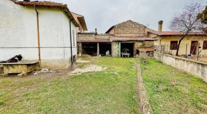 Casa indipendente 6 locali di 159 m² in Trasacco (67059)