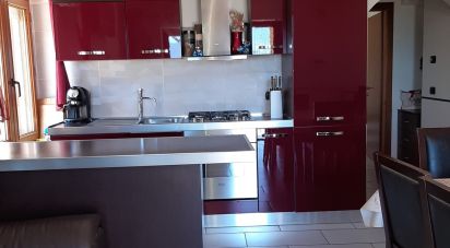 Villa Bifamiliare 7 locali di 120 m² a Nocera Umbra (06025)