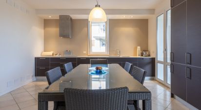 Casale 7 locali di 200 m² in Acquaviva Picena (63075)