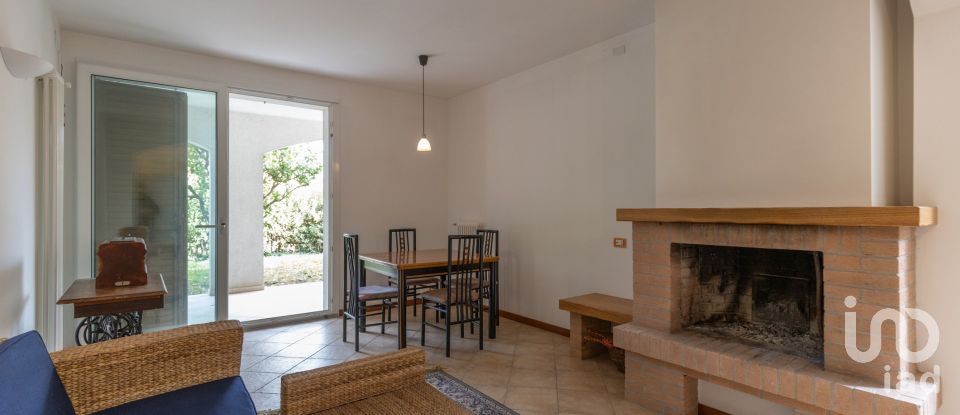 Casale 7 locali di 200 m² in Acquaviva Picena (63075)