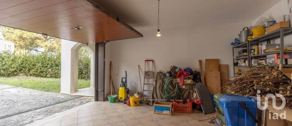 Casale 7 locali di 200 m² in Acquaviva Picena (63075)