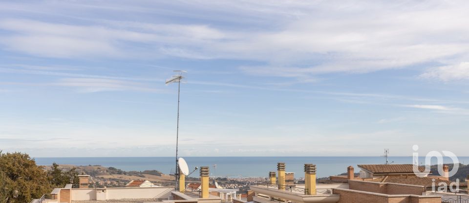 Casale 7 locali di 200 m² in Acquaviva Picena (63075)