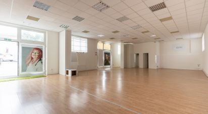 Negozio / locale commerciale di 198 m² in Osimo (60027)