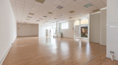 Negozio / locale commerciale di 198 m² in Osimo (60027)